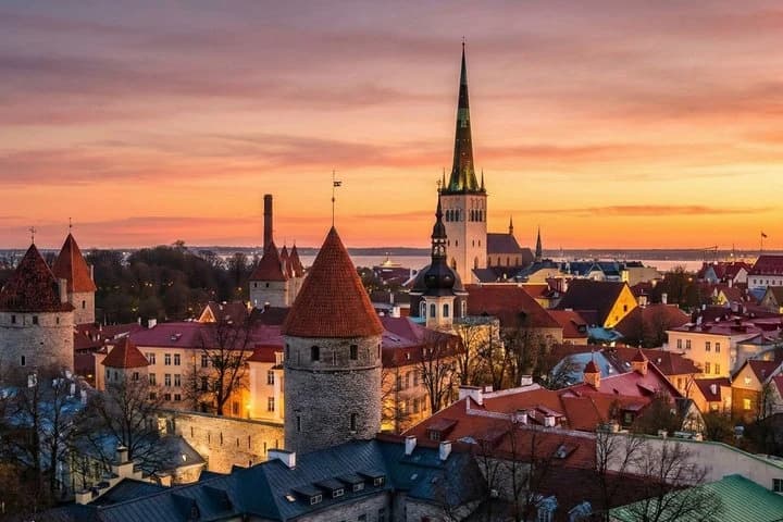 Tallinn Old Town Walking Tour: Explore History & Hidden Gems