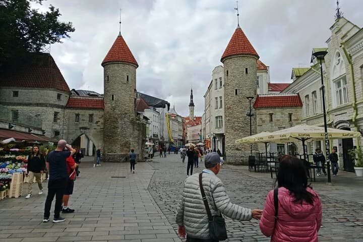 Tallinn Old Town Small Group Walking Tour: History & Legends — photo 3